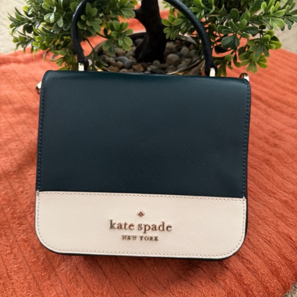 kate spade Black and Cream Mini Bag. - Picture 3 of 13